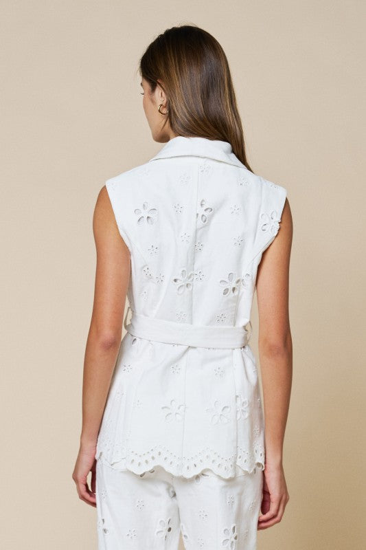 Nina Sleeveless Button Down Embroidered Eyelet Floral Top White