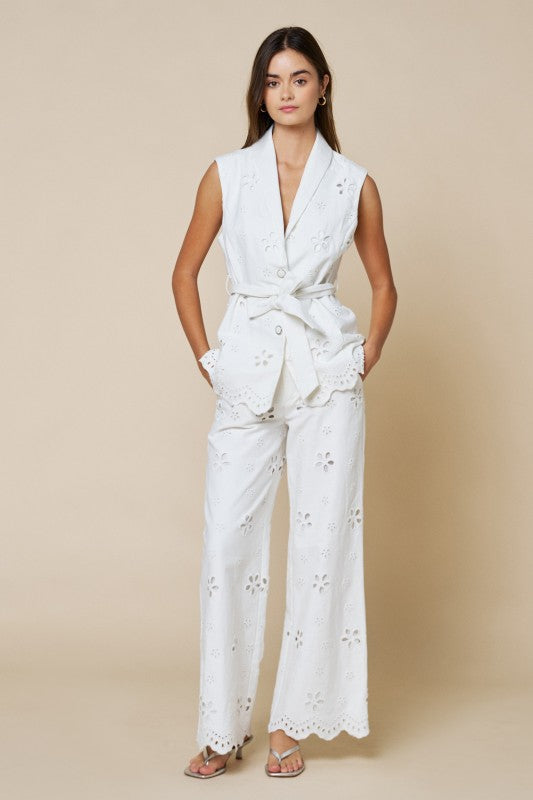 Nina Sleeveless Button Down Embroidered Eyelet Floral Top White
