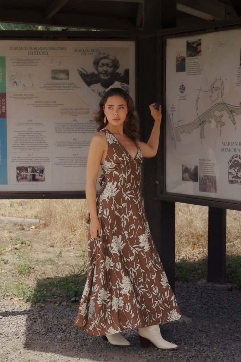 Nalani Sleeveless Open Back Floral Print Midi Dress Brown