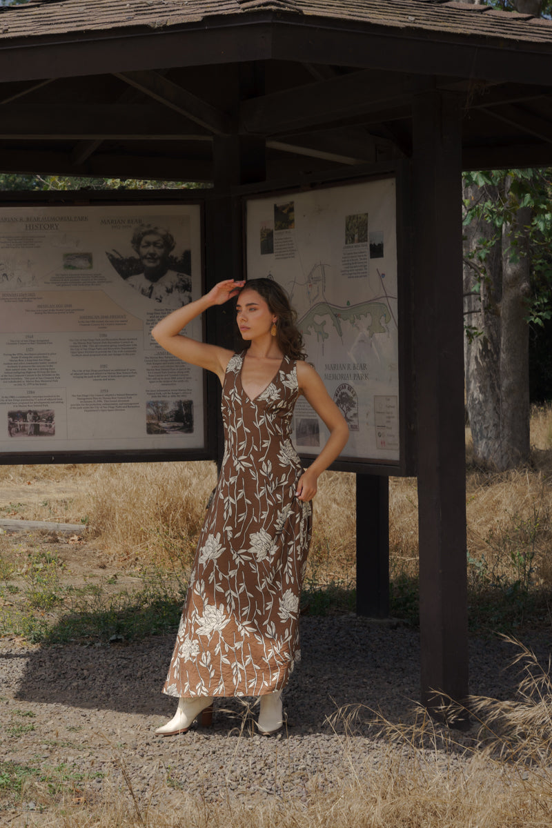 Nalani Sleeveless Open Back Floral Print Midi Dress Brown