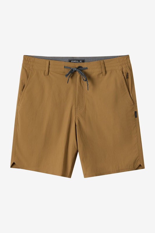 TRVLR Halfback 18" Hybrid Shorts