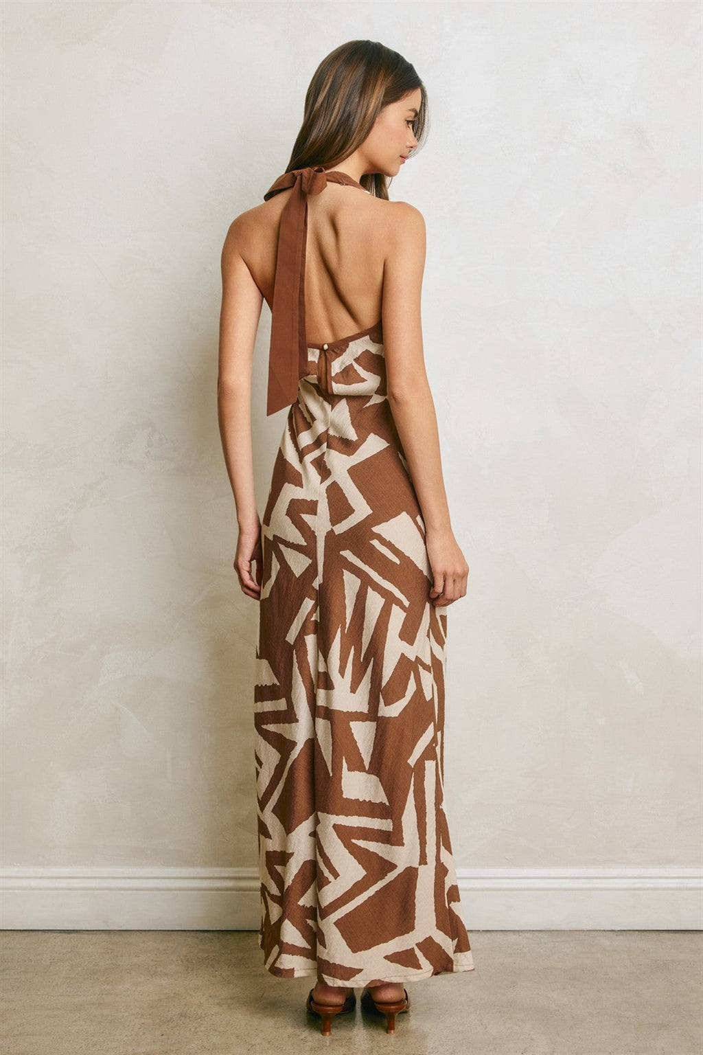Waitlist 7/25 • Taylor Sleeveless Halter Abstract Print Maxi Dress Brown