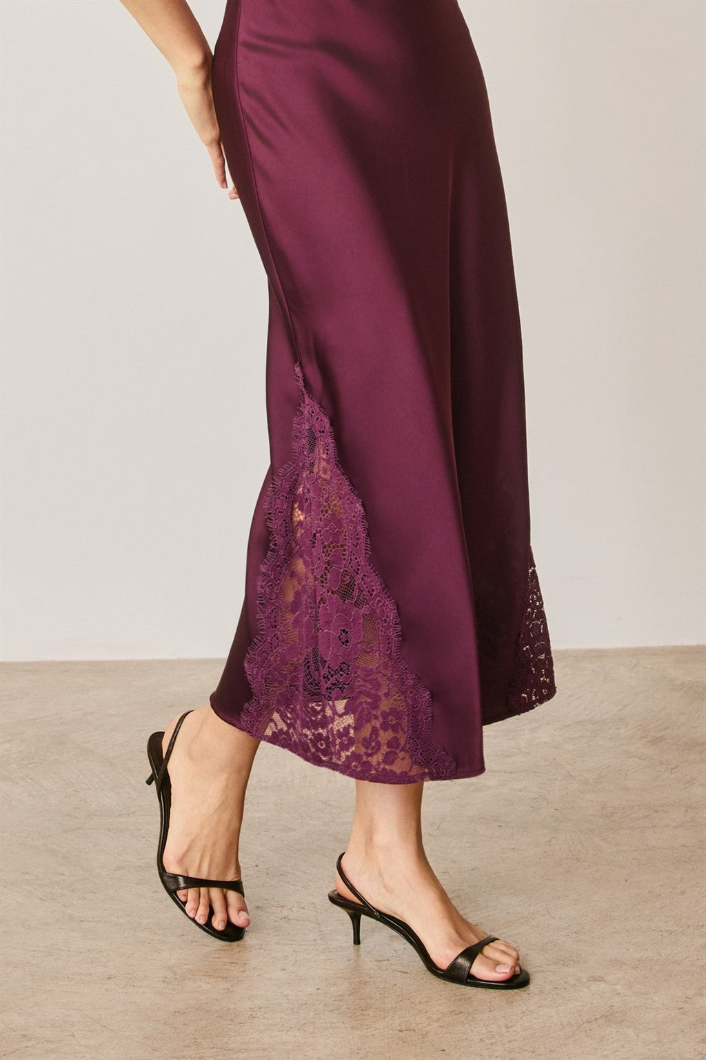 Waitlist 8/15 • Dorian Sleeveless Delicate Lace Midi Dress Burgundy